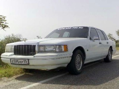 Аренда Lincoln Town Car Белый