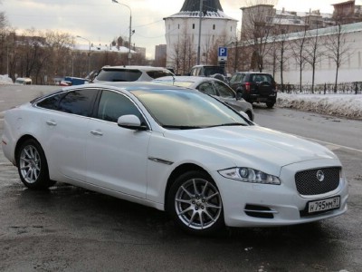 Jaguar XJ